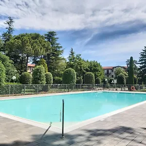  Appartamento Bilocale A 100m Dal In Con Piscina.